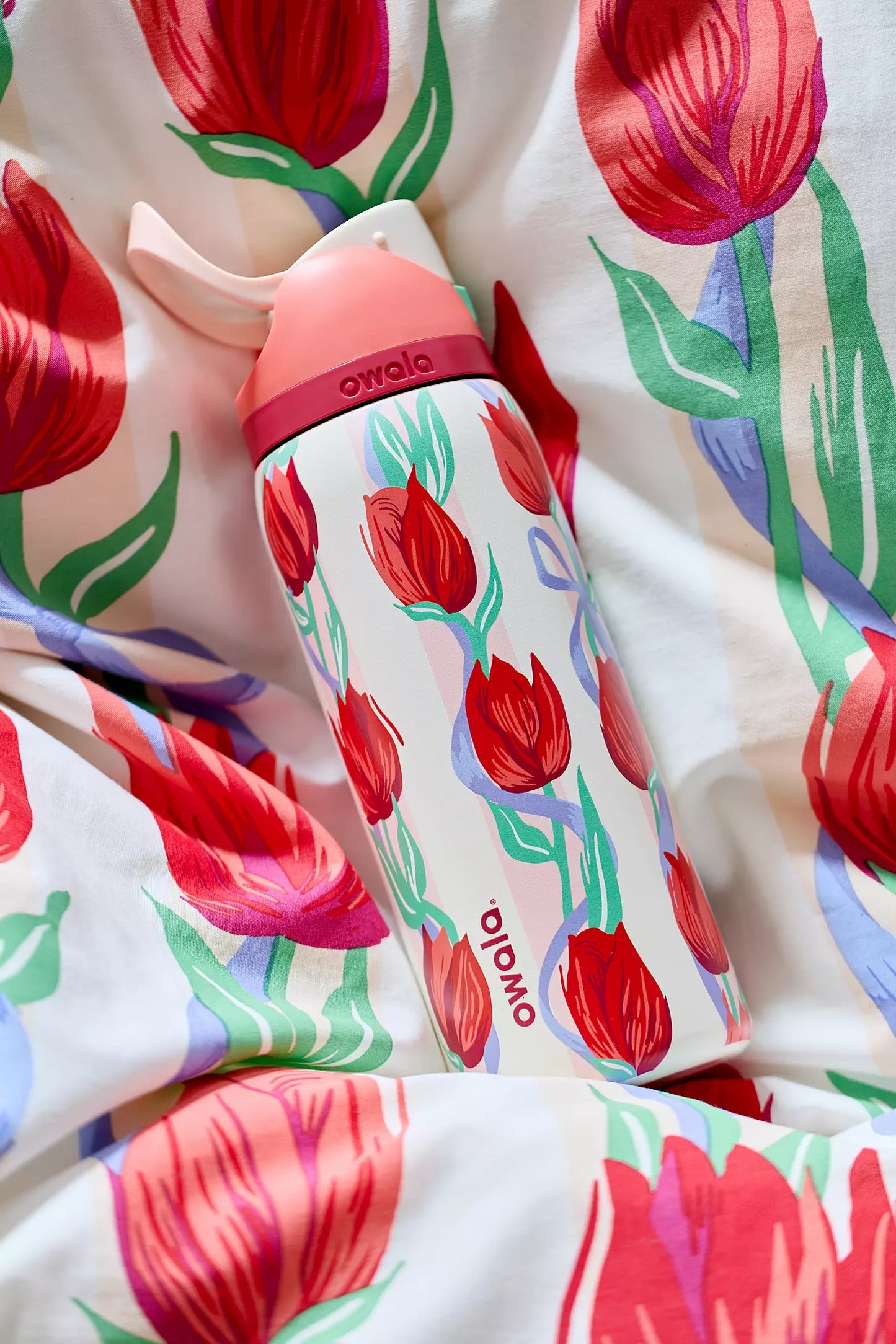 PRE ORDER-Owala Exclusive FreeSip 32 oz Water Bottle