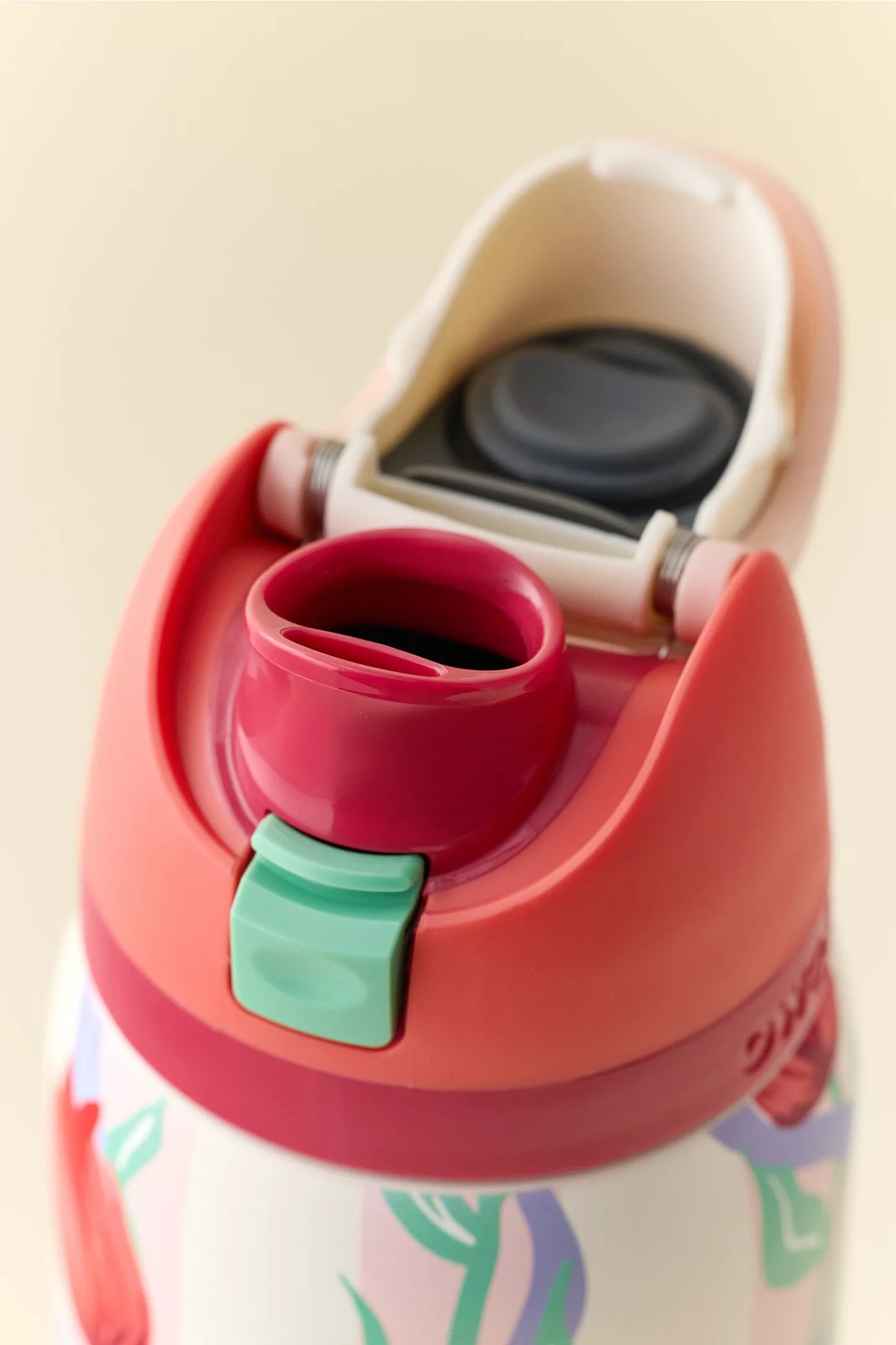PRE ORDER-Owala Exclusive FreeSip 32 oz Water Bottle