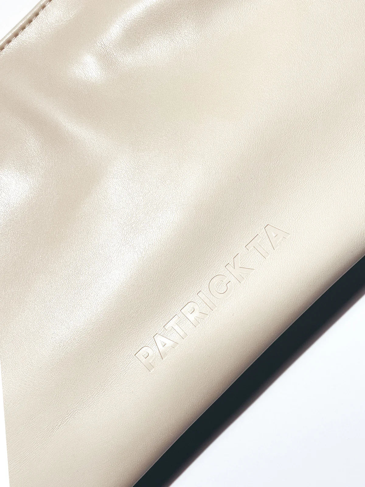 THE ELEVATED BEAUTY BAG IN CREAM